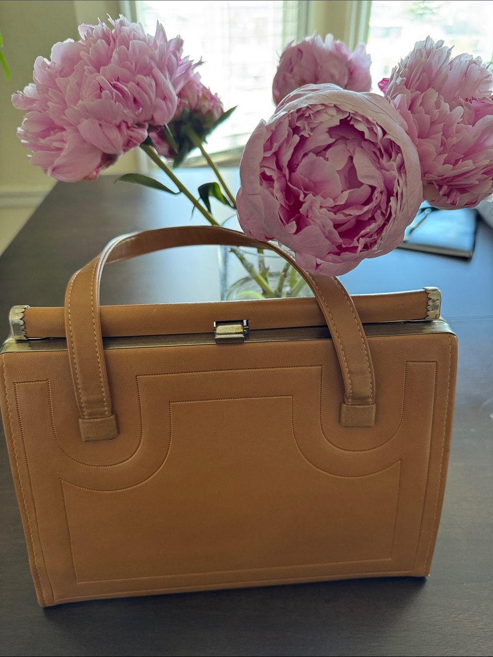 Vintage Women’s Hand Bag in Tan